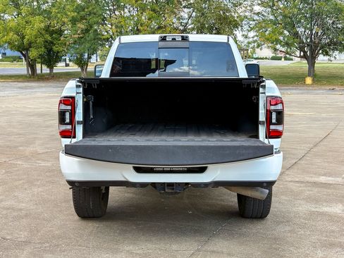 Used 2024 RAM 2500 Limited AWD/4WD image 32