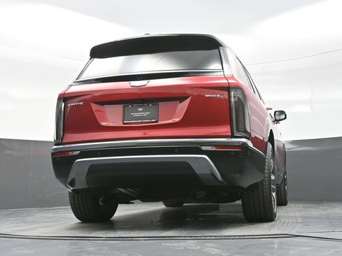 New 2026 Cadillac Vistiq Sport w/ LPO, Floor Liner Package image 22