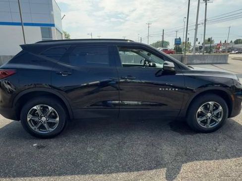 Used 2024 Chevrolet Blazer LT w/ Sound & Technology Package FWD image 9