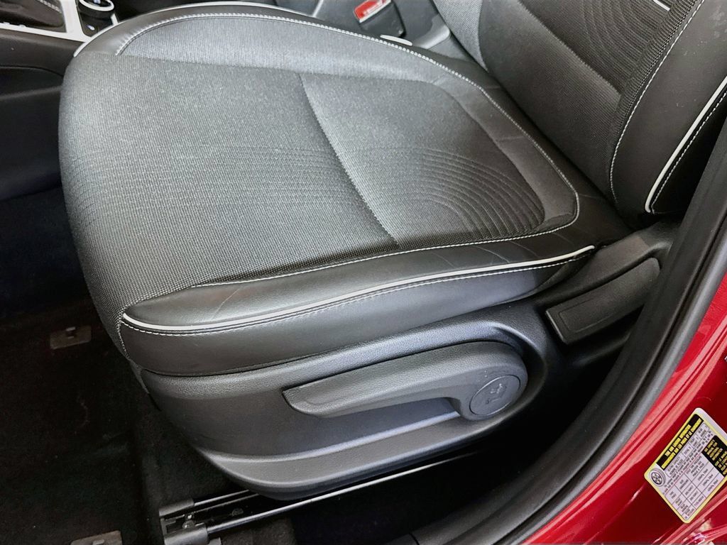 Used 2024 Hyundai Venue Limited FWD image 15