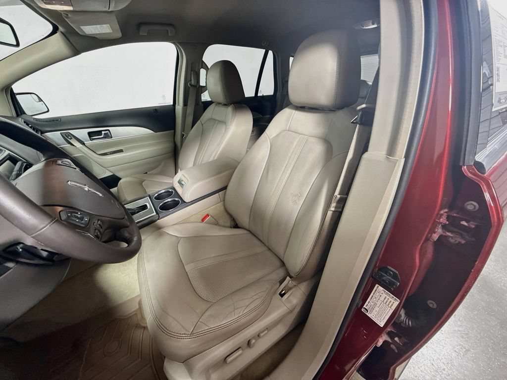 Used 2014 Lincoln MKX AWD image 19