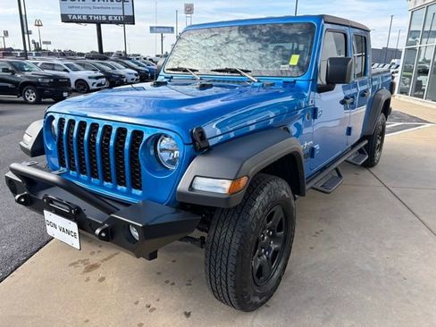 Used 2023 Jeep Gladiator Sport image 2