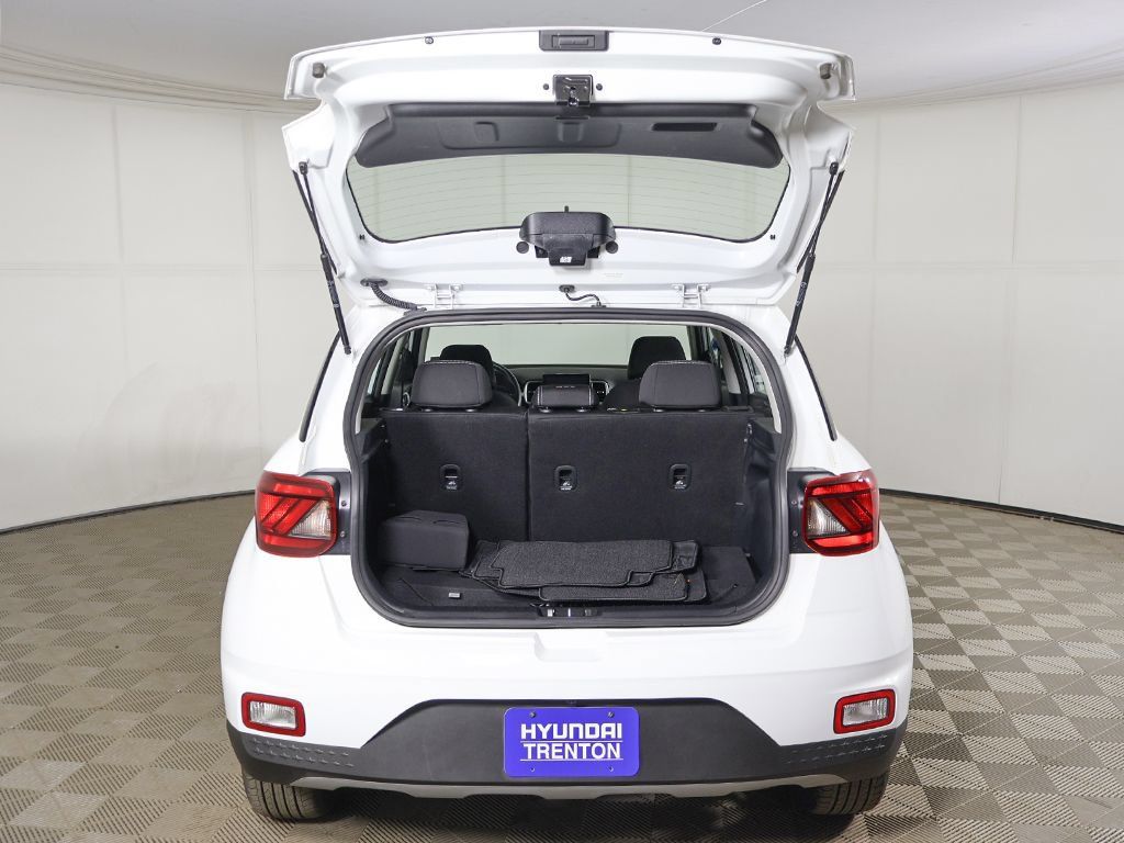Certified 2026 Hyundai Venue SEL FWD image 14