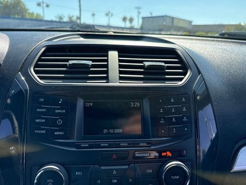 Used 2017 Ford Explorer XLT FWD image 10