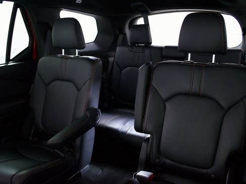 Used 2023 Honda Pilot TrailSport image 17