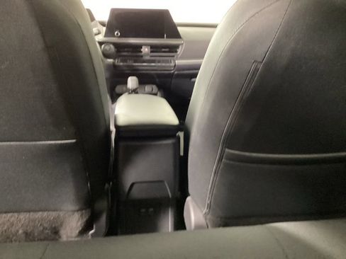 Used 2025 Toyota Prius LE FWD image 31
