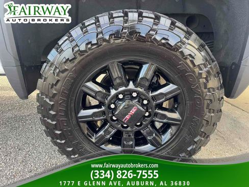 Used 2024 GMC Sierra 2500 AT4 w/ Technology Package image 32