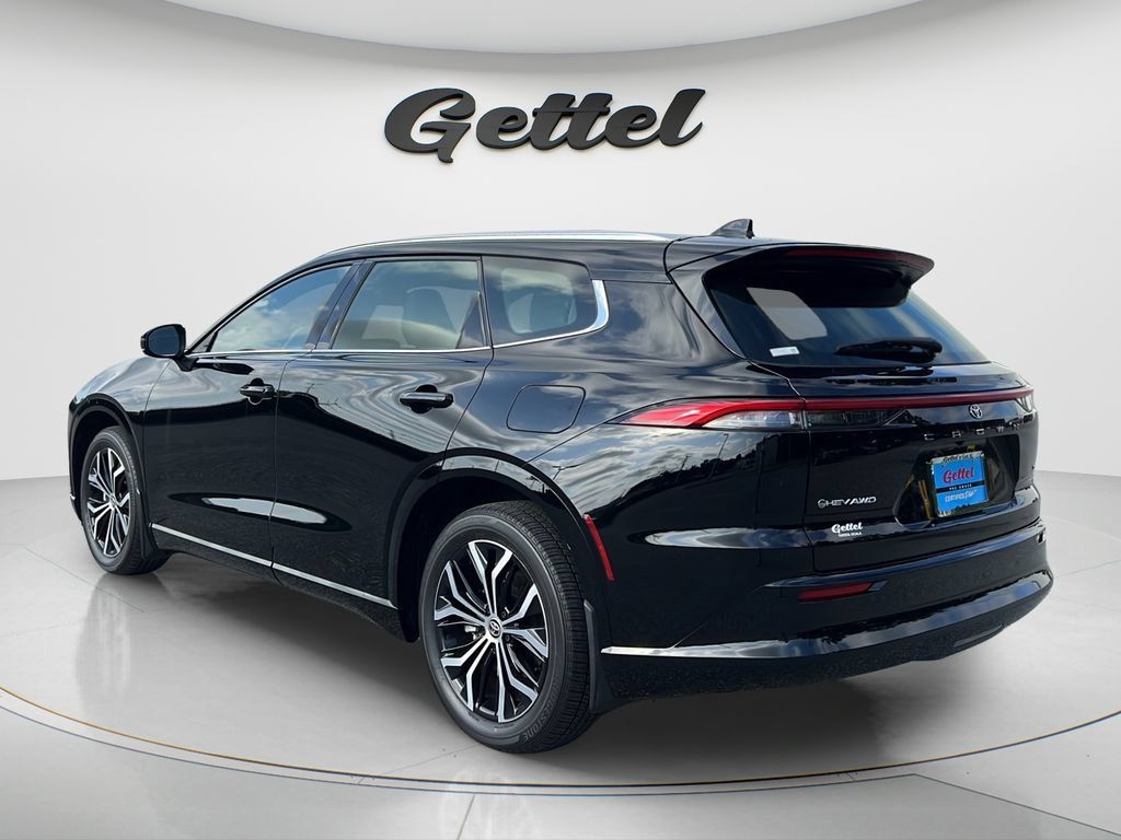 Used 2025 Toyota Crown Signia AWD/4WD image 7