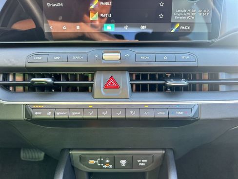 New 2025 Kia K4 LXS image 47