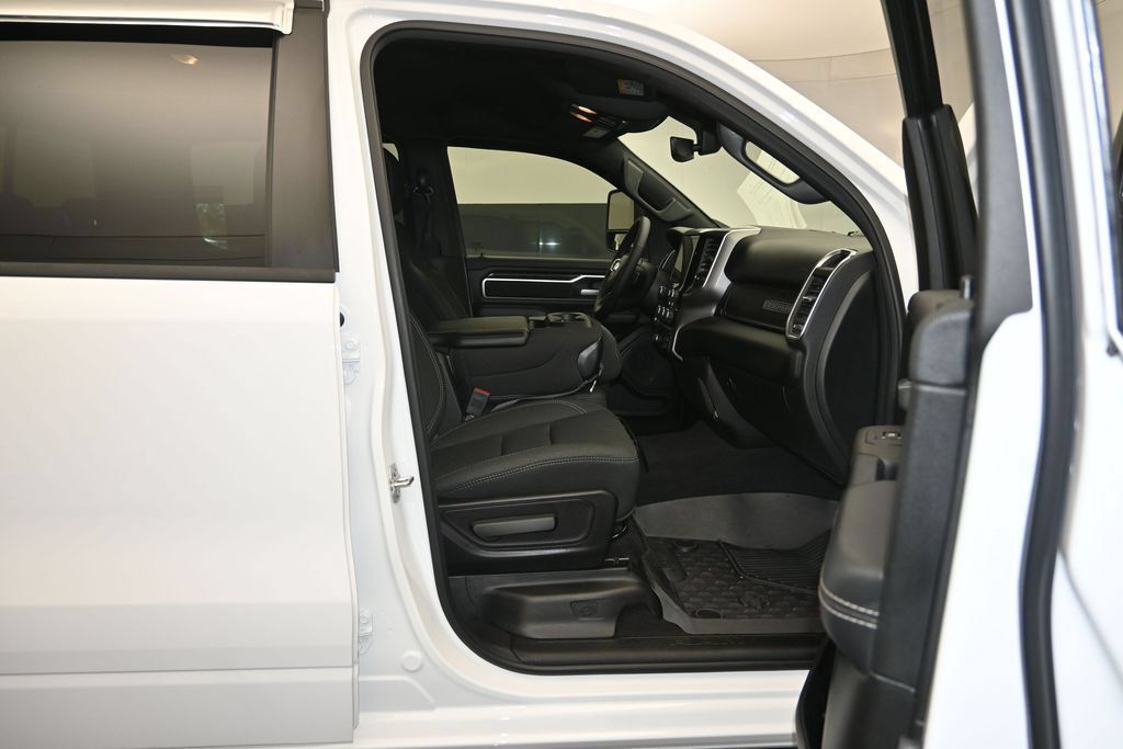 Used 2025 RAM 1500 Big Horn RWD image 26