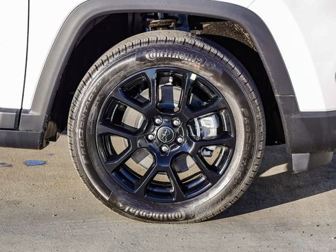 New 2026 Jeep Compass Latitude image 11