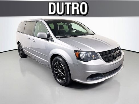 Used 2017 Dodge Grand Caravan SE image 1