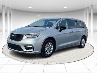 Certified 2024 Chrysler Pacifica Touring-L video 1