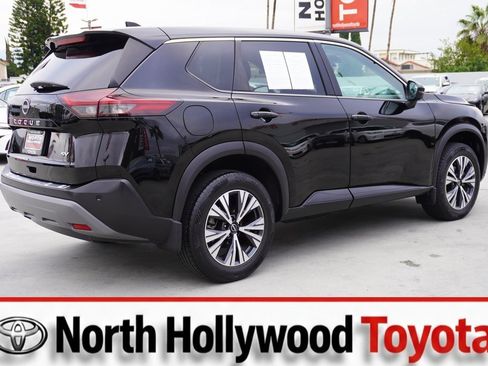 Used 2022 Nissan Rogue SV image 7