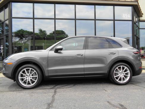 Used 2022 Porsche Cayenne AWD/4WD image 8