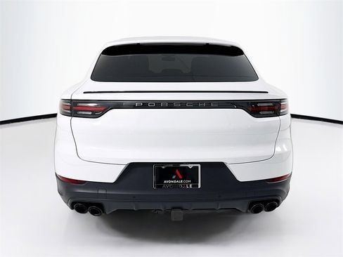 Used 2022 Porsche Cayenne Platinum Edition image 10