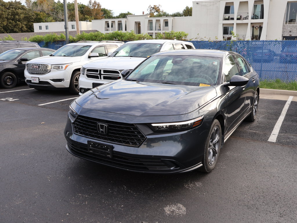 Used 2023 Honda Accord EX image 3