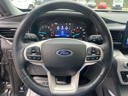 Used 2023 Ford Explorer XLT w/ Equipment Group 202A AWD/4WD image 27
