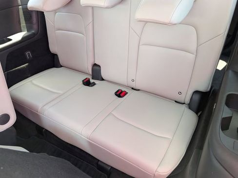 Used 2022 Nissan Pathfinder SL w/ SL Premium Package FWD image 33