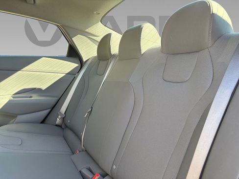 New 2026 Hyundai Elantra SE image 4