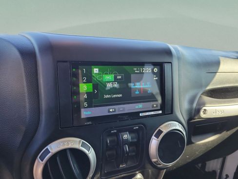 Used 2017 Jeep Wrangler Unlimited Sahara w/ Max Tow Package image 12