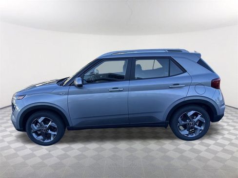 Used 2025 Hyundai Venue SEL image 8