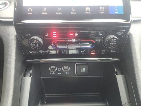 New 2025 Jeep Grand Cherokee L Limited image 6