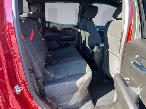 Used 2025 Chevrolet Colorado Z71 w/ Technology Package image 18