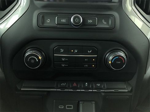 Used 2021 Chevrolet Silverado 1500 Custom image 9