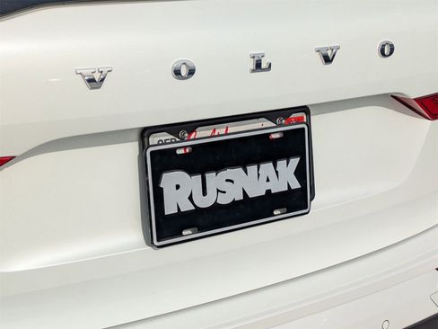 Used 2019 Volvo XC60 T5 Momentum w/ Premium Package image 19