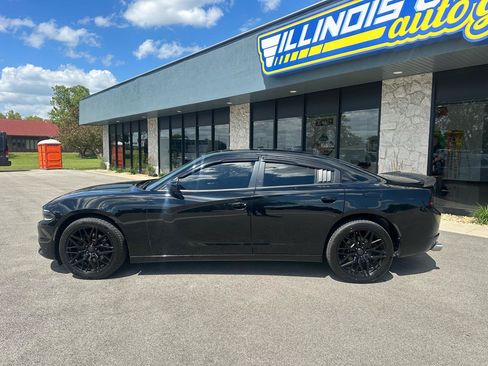 Used 2018 Dodge Charger GT AWD/4WD image 4