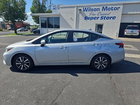 Used 2023 Nissan Versa SV image 8