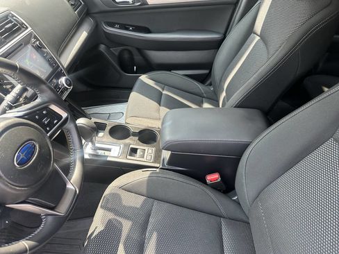Used 2018 Subaru Outback 2.5i Premium image 4