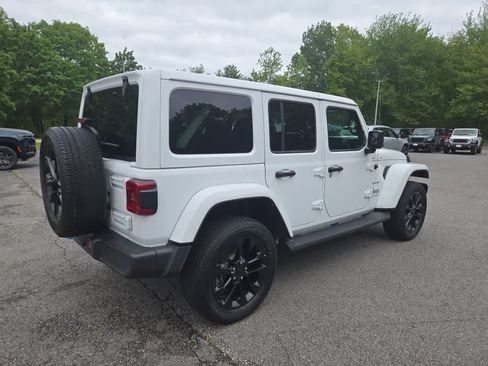 Used 2023 Jeep Wrangler Unlimited Sahara w/ Cold Weather Group AWD/4WD image 4