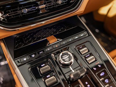 New 2026 Aston Martin DBX 707 image 29