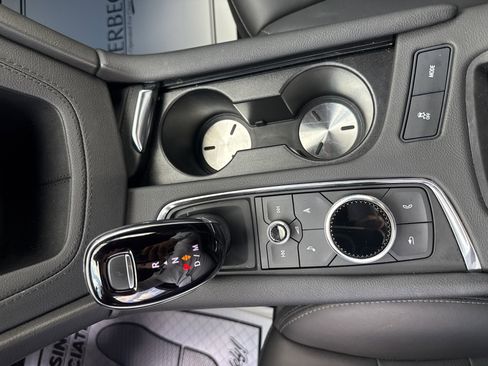 Used 2025 Cadillac XT5 Premium Luxury image 19