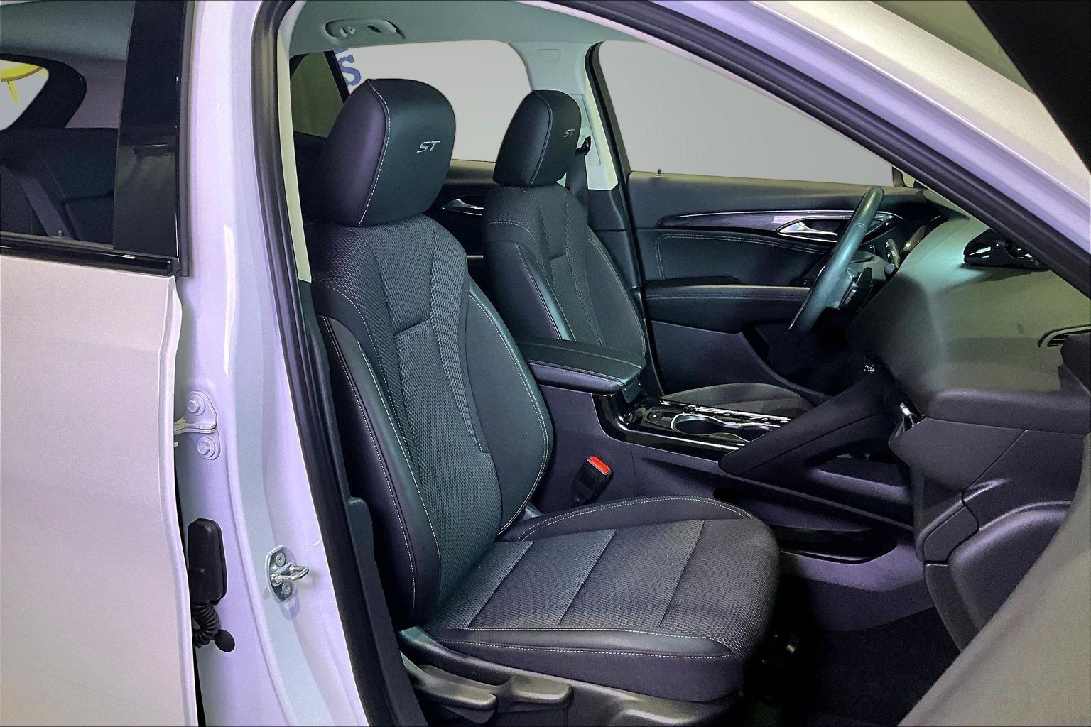 Used 2023 Buick Envision Preferred w/ Sport Touring Package AWD/4WD image 28