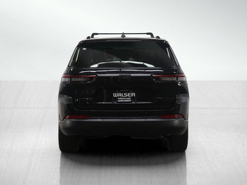 Used 2023 Jeep Grand Cherokee L Limited w/ Black Appearance Package image 4