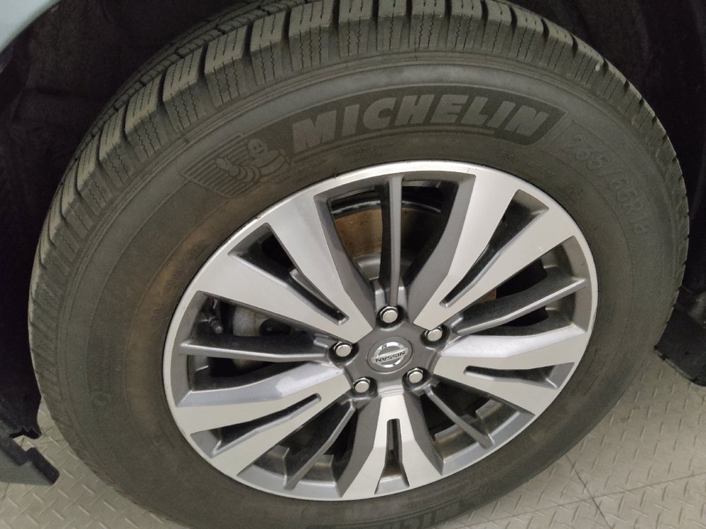 Used 2020 Nissan Pathfinder S AWD/4WD image 31