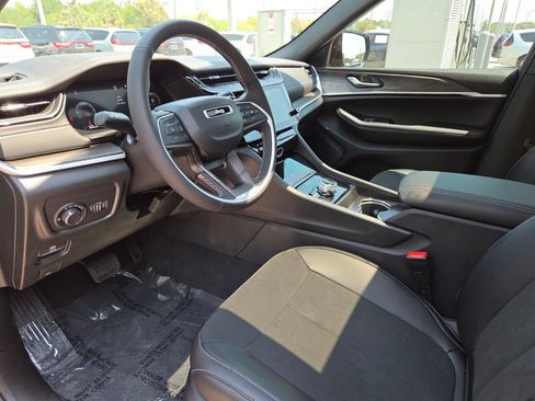 New 2026 Jeep Grand Cherokee Altitude AWD/4WD image 15