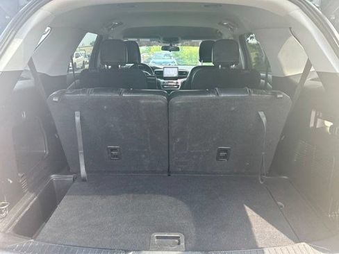 Used 2021 Ford Explorer XLT w/ Equipment Group 202A AWD/4WD image 36