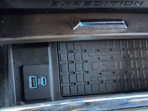 Used 2024 Ford Expedition Max Limited AWD/4WD image 30