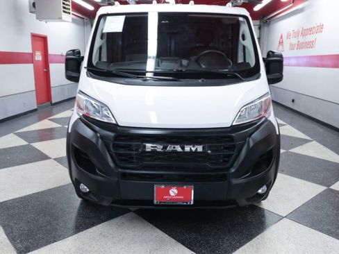 Used 2025 RAM ProMaster 2500 w/ Convenience Group FWD image 4