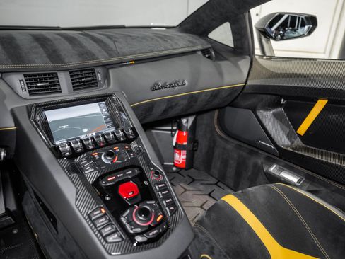 Used 2016 Lamborghini Aventador LP 750-4 Superveloce AWD/4WD image 32