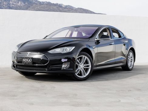 Used 2013 Tesla Model S Performance image 1