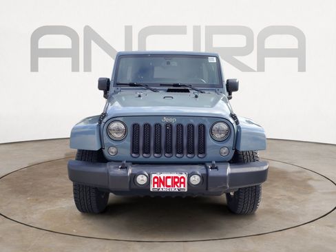 Used 2015 Jeep Wrangler Unlimited Sahara w/ Connectivity Group AWD/4WD image 5