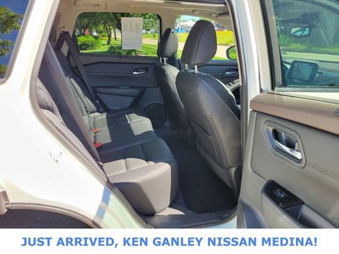 Certified 2023 Nissan Rogue SL w/ SL Premium Package AWD/4WD image 19