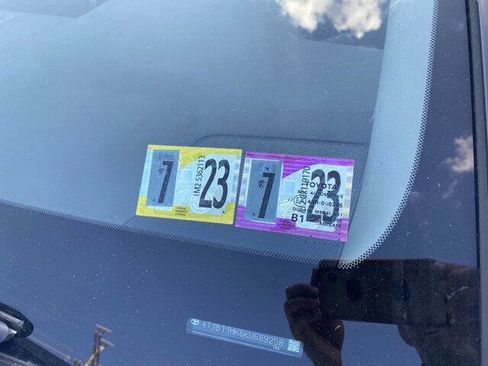 Used 2019 Toyota Camry SE w/ Convenience Package image 12