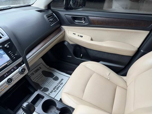 Used 2015 Subaru Outback 3.6R Limited image 11