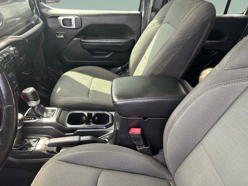 Used 2020 Jeep Wrangler Unlimited Sport S AWD/4WD image 19